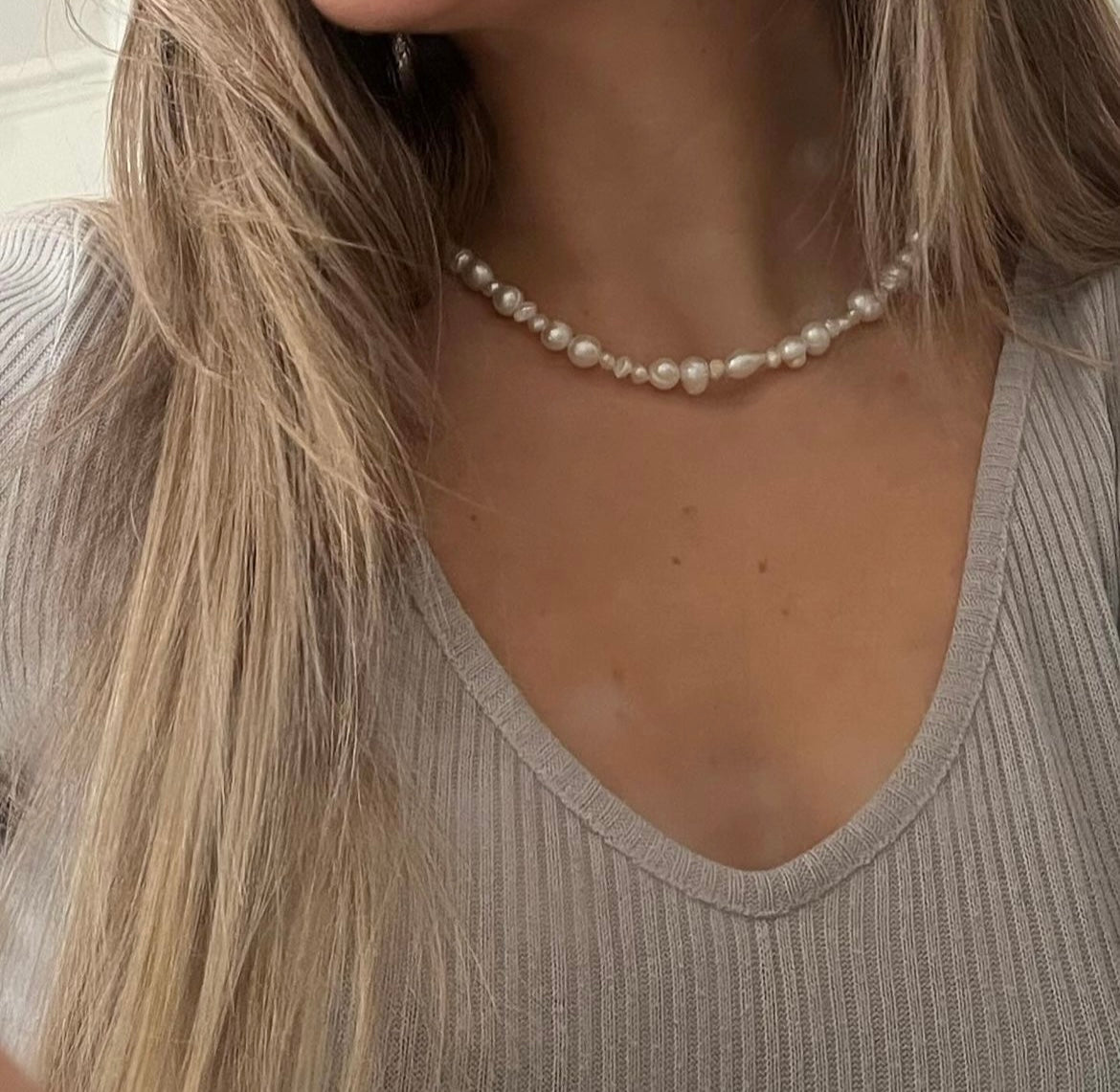 Necklace with freshwater pearls